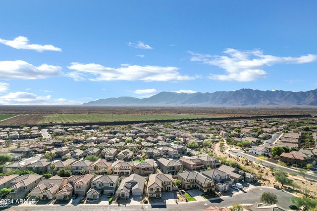 2801 W Silver Fox Way, Phoenix, AZ 85045