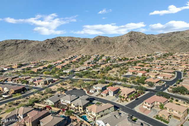 2801 W Silver Fox Way, Phoenix, AZ 85045