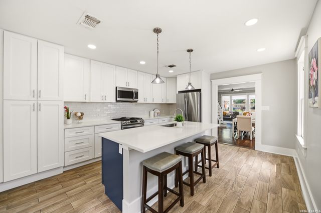 1105 W Mulberry, San Antonio, TX 78201