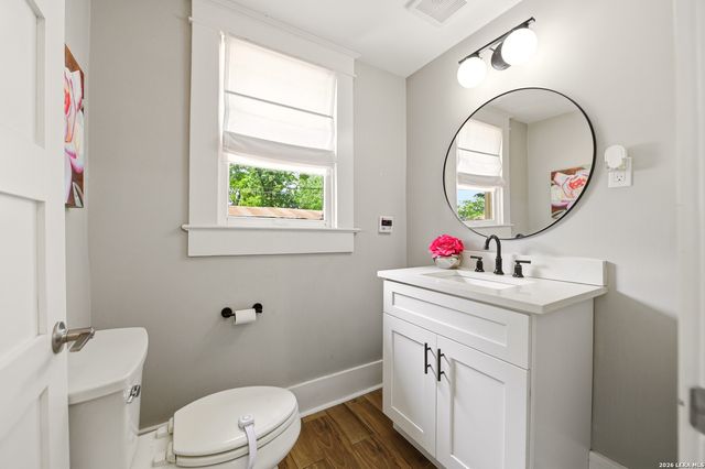 1105 W Mulberry, San Antonio, TX 78201