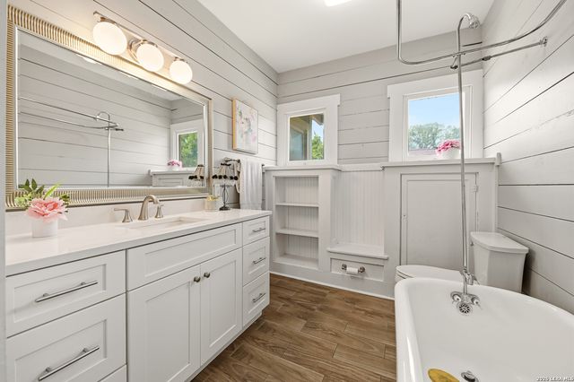 1105 W Mulberry, San Antonio, TX 78201