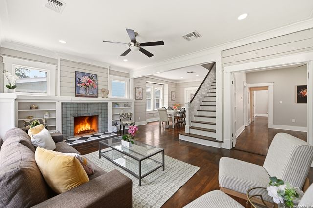 1105 W Mulberry, San Antonio, TX 78201