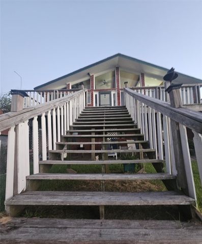 7914 Ocean Drive, Beach City, TX 77523