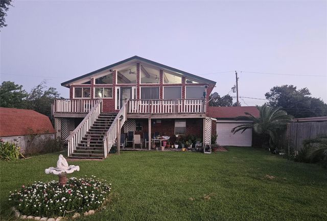 7914 Ocean Drive, Beach City, TX 77523