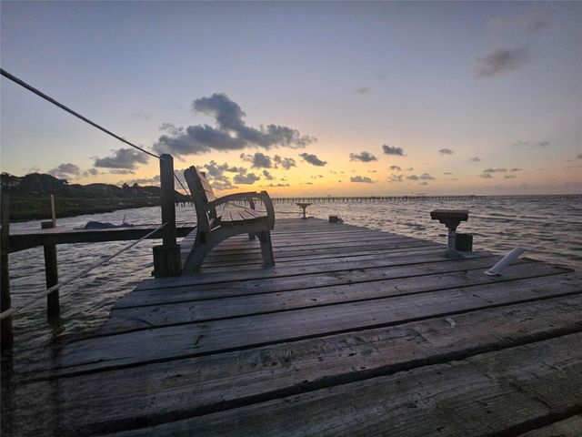 7914 Ocean Drive, Beach City, TX 77523