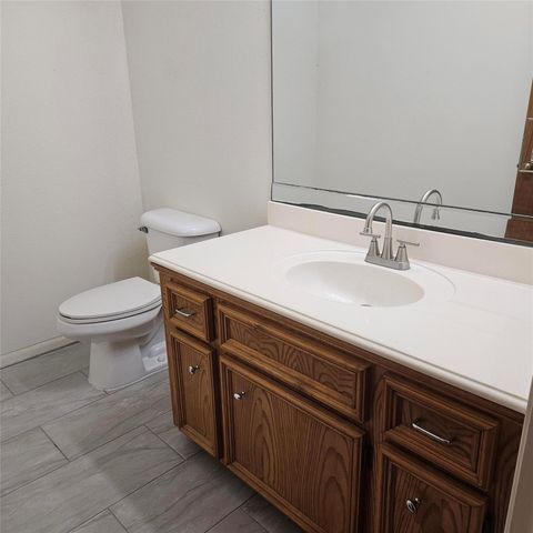 7914 Ocean Drive, Beach City, TX 77523