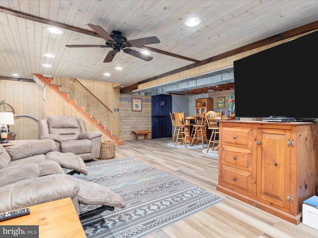 4245 STRASBURG RD, Strasburg, VA 22657