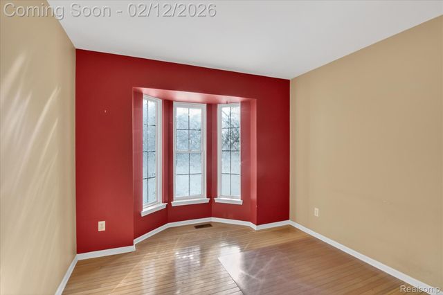 606 Shady Maple Drive, Wixom, MI 48393