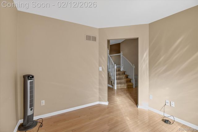 606 Shady Maple Drive, Wixom, MI 48393