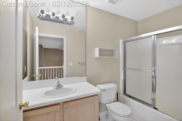 606 Shady Maple Drive, Wixom, MI 48393