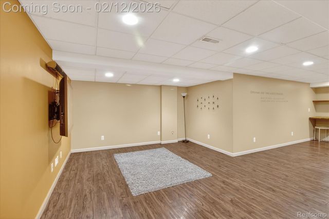 606 Shady Maple Drive, Wixom, MI 48393