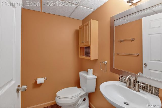 606 Shady Maple Drive, Wixom, MI 48393