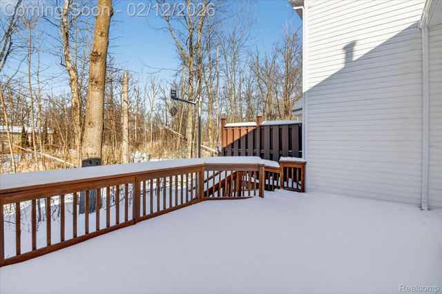 606 Shady Maple Drive, Wixom, MI 48393