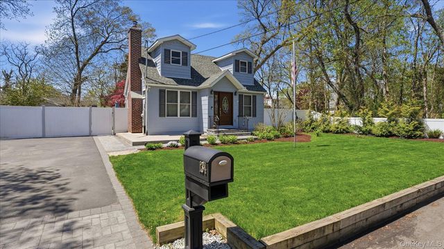134 Washington Drive, Mastic Beach, NY 11951