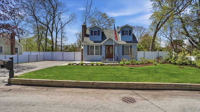 134 Washington Drive, Mastic Beach, NY 11951