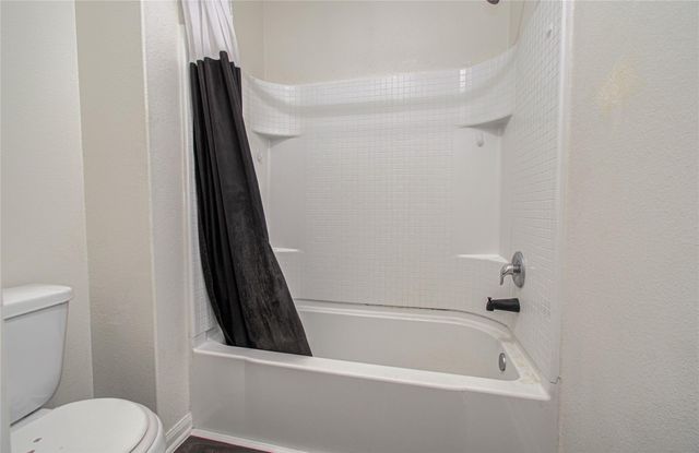 510 Douro Drive, Crosby, TX 77532