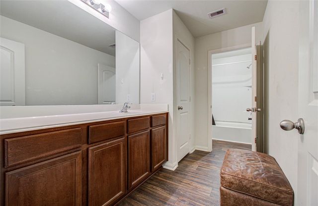 510 Douro Drive, Crosby, TX 77532