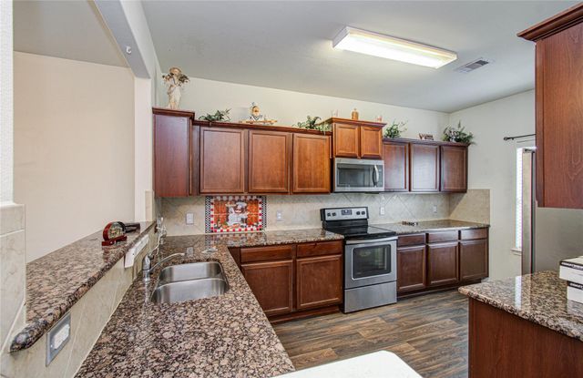 510 Douro Drive, Crosby, TX 77532