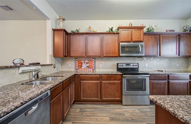 510 Douro Drive, Crosby, TX 77532