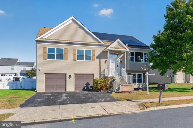 151 TRADEWINDS DR, Mount Royal, NJ 08061