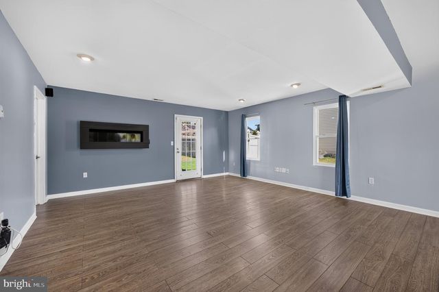151 TRADEWINDS DR, Mount Royal, NJ 08061