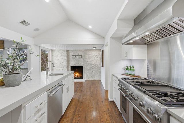 718 Bermuda ST, Lakeway, TX 78734