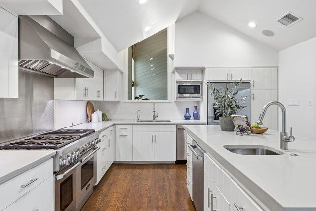 718 Bermuda ST, Lakeway, TX 78734