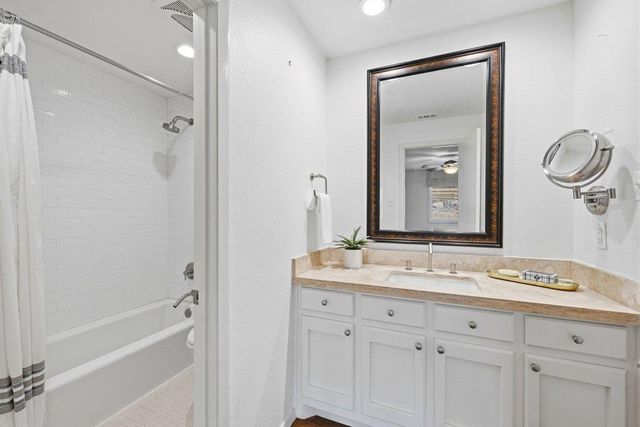 718 Bermuda ST, Lakeway, TX 78734