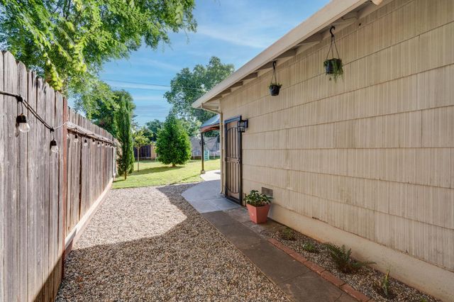 2545 Furmint Way, Rancho Cordova, CA 95670