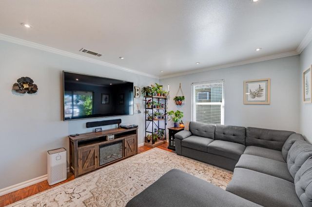 2545 Furmint Way, Rancho Cordova, CA 95670