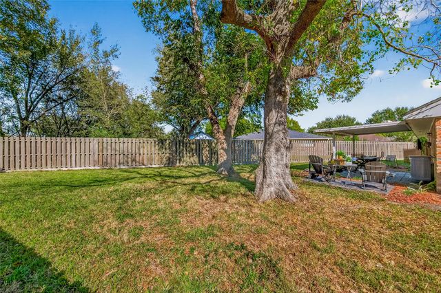 5703 Woodville Lane, Pearland, TX 77584