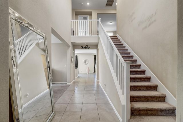 9894 Sintra Way, Elk Grove, CA 95757