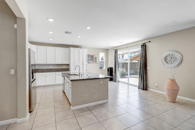 9894 Sintra Way, Elk Grove, CA 95757
