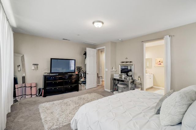 9894 Sintra Way, Elk Grove, CA 95757