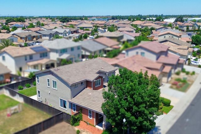 9894 Sintra Way, Elk Grove, CA 95757