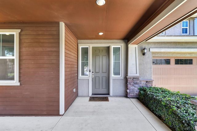 9894 Sintra Way, Elk Grove, CA 95757