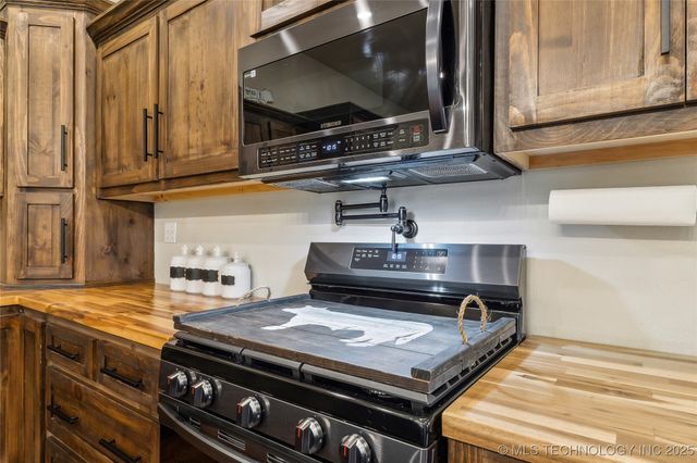 17784 S 210 Road, Okmulgee, OK 74447