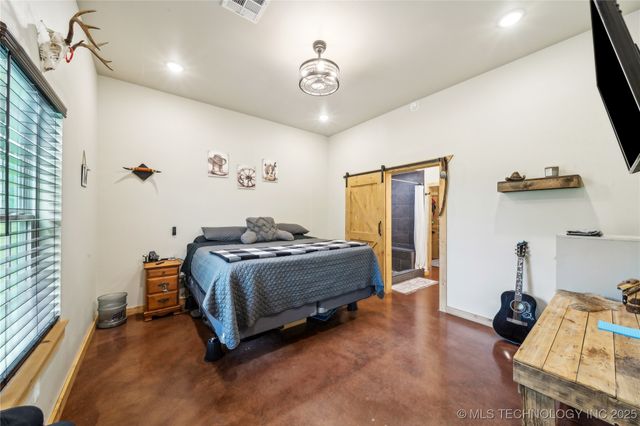 17784 S 210 Road, Okmulgee, OK 74447