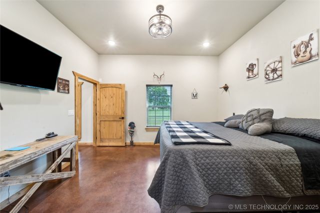 17784 S 210 Road, Okmulgee, OK 74447