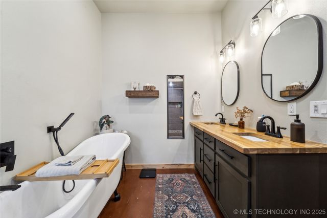 17784 S 210 Road, Okmulgee, OK 74447