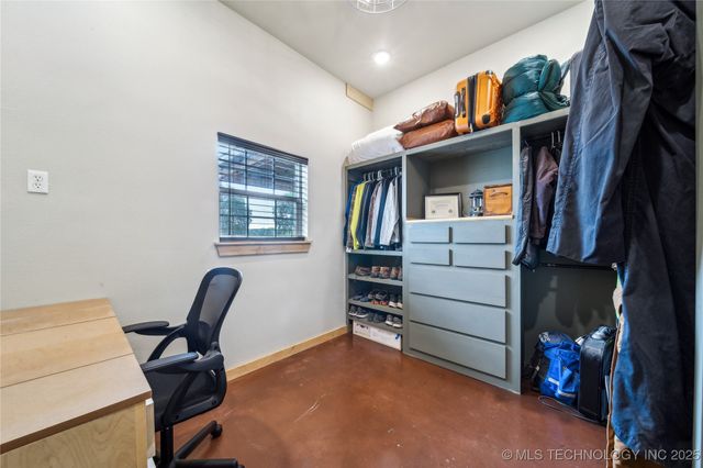 17784 S 210 Road, Okmulgee, OK 74447