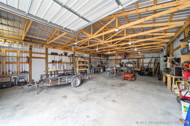 17784 S 210 Road, Okmulgee, OK 74447