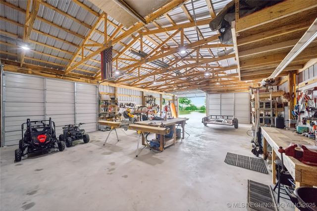 17784 S 210 Road, Okmulgee, OK 74447