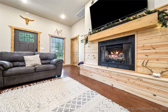 17784 S 210 Road, Okmulgee, OK 74447