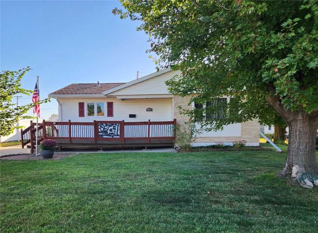 4523 Regal Avenue NE, Cedar Rapids, IA 52402