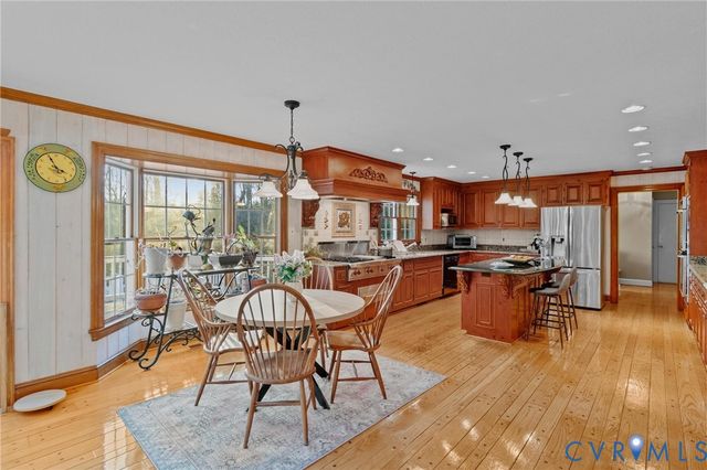 1517 Old Church Rd, Mechanicsville, VA 23111