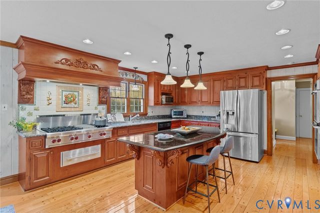 1517 Old Church Rd, Mechanicsville, VA 23111