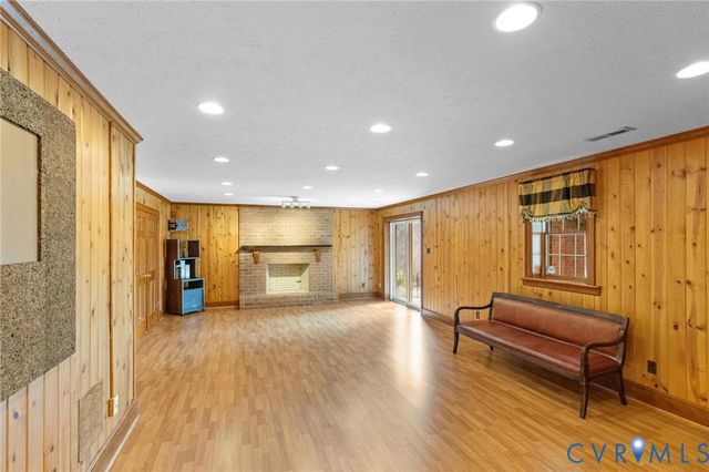 1517 Old Church Rd, Mechanicsville, VA 23111