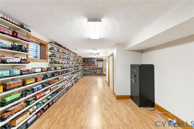 1517 Old Church Rd, Mechanicsville, VA 23111