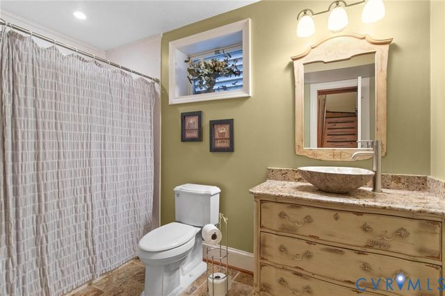 1517 Old Church Rd, Mechanicsville, VA 23111